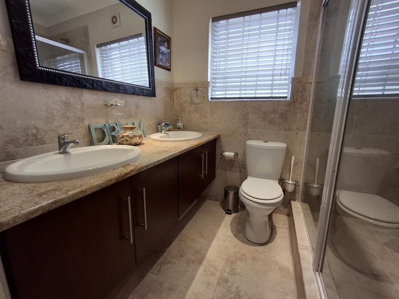 3 Bedroom Property for Sale in Hannasbaai Western Cape